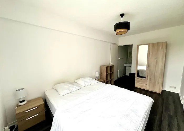 Aigues Marines - Spacieux Avec Parking Et Terrasse Apartment *