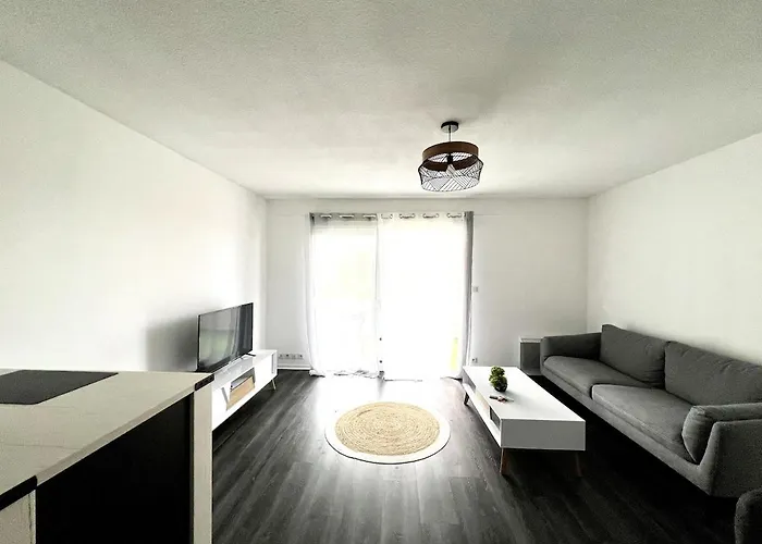 Aigues Marines - Spacieux Avec Parking Et Terrasse Apartment *